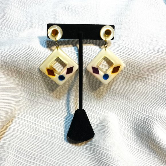 Vintage Lucite Colorful Earrings - Picture 4 of 7